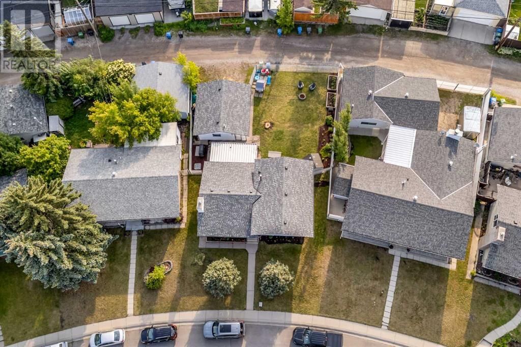 319 HUNTBOURNE HILL NORTHEAST Image 35