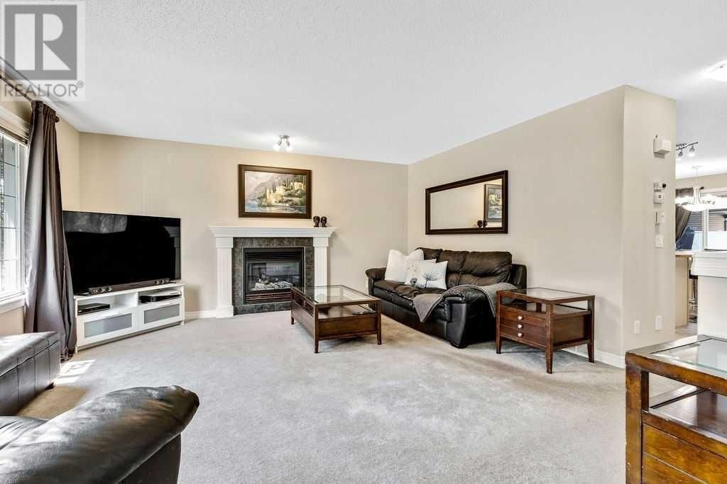 218 DRAKE LANDING LANE Image 3