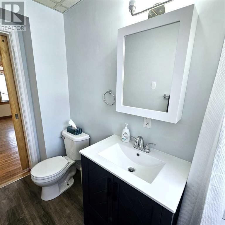 4827 5 AVENUE Image 14