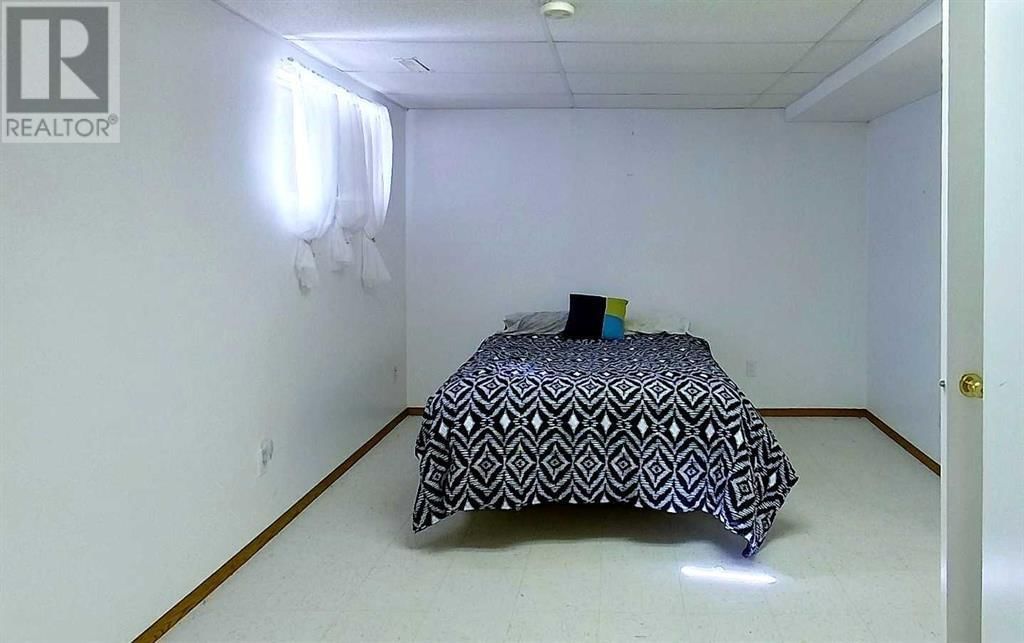 4827 5 AVENUE Image 26