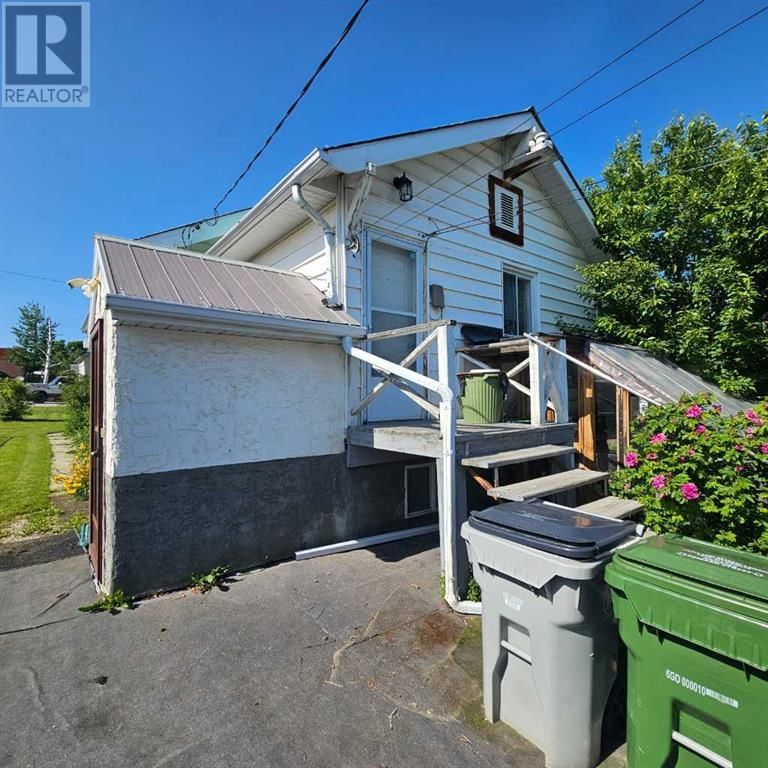 4827 5 AVENUE Image 38