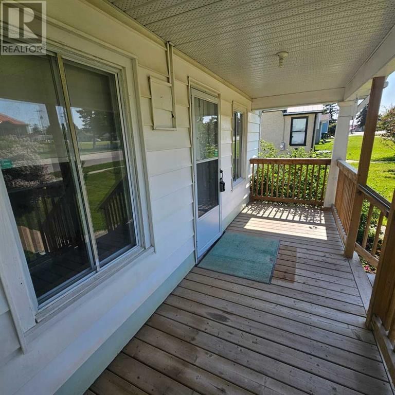 4827 5 AVENUE Image 42