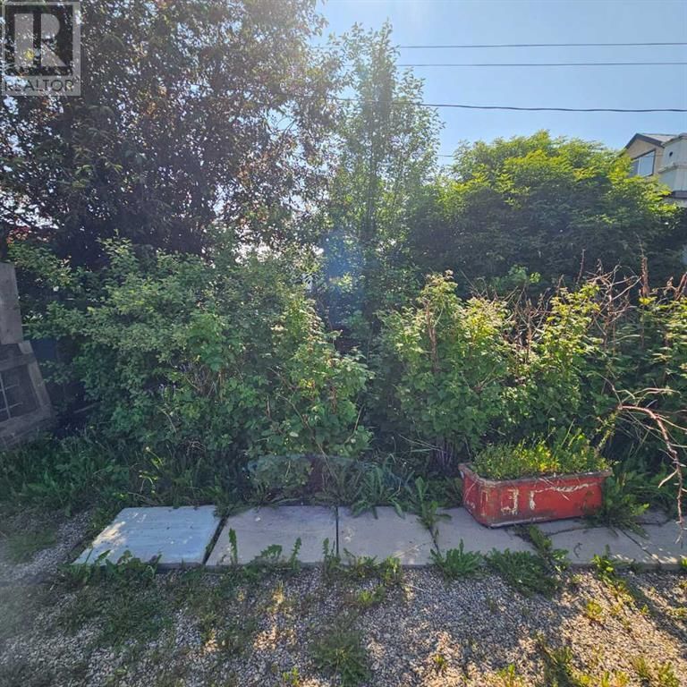 4827 5 AVENUE Image 43