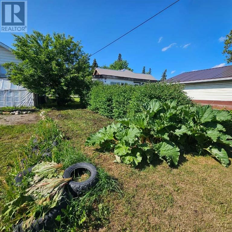 4827 5 AVENUE Image 44