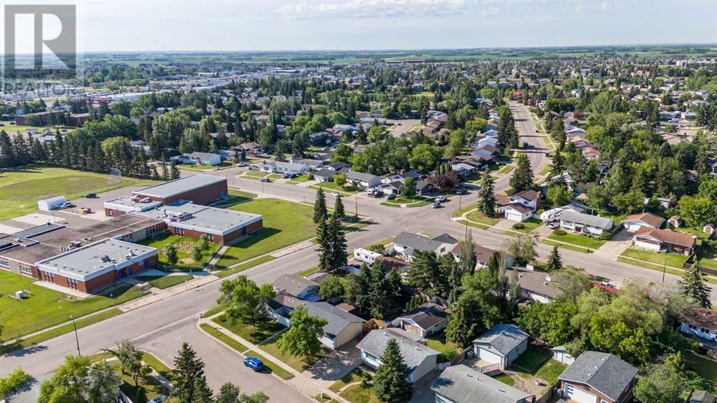 5205 32 STREET Image 37
