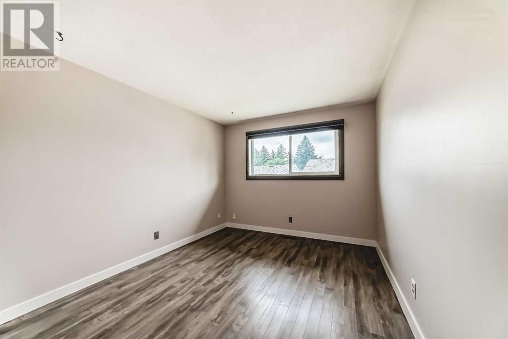 6511 58 STREET NORTHWEST Image 12
