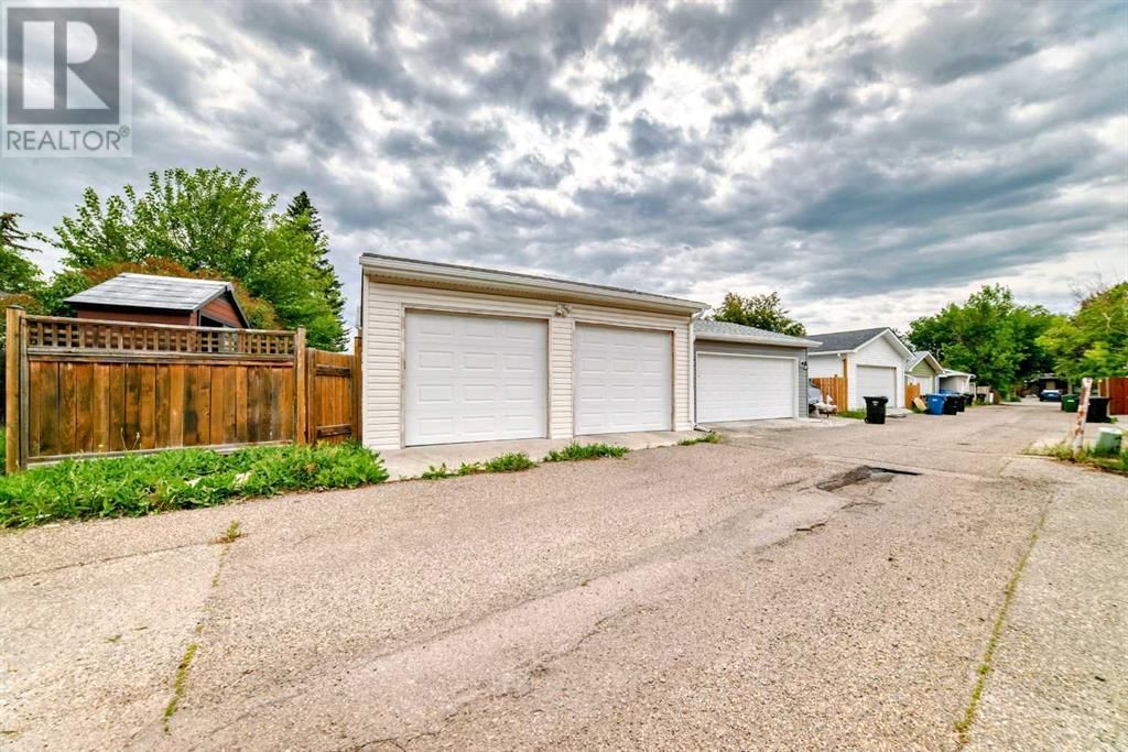 6511 58 STREET NORTHWEST Image 31