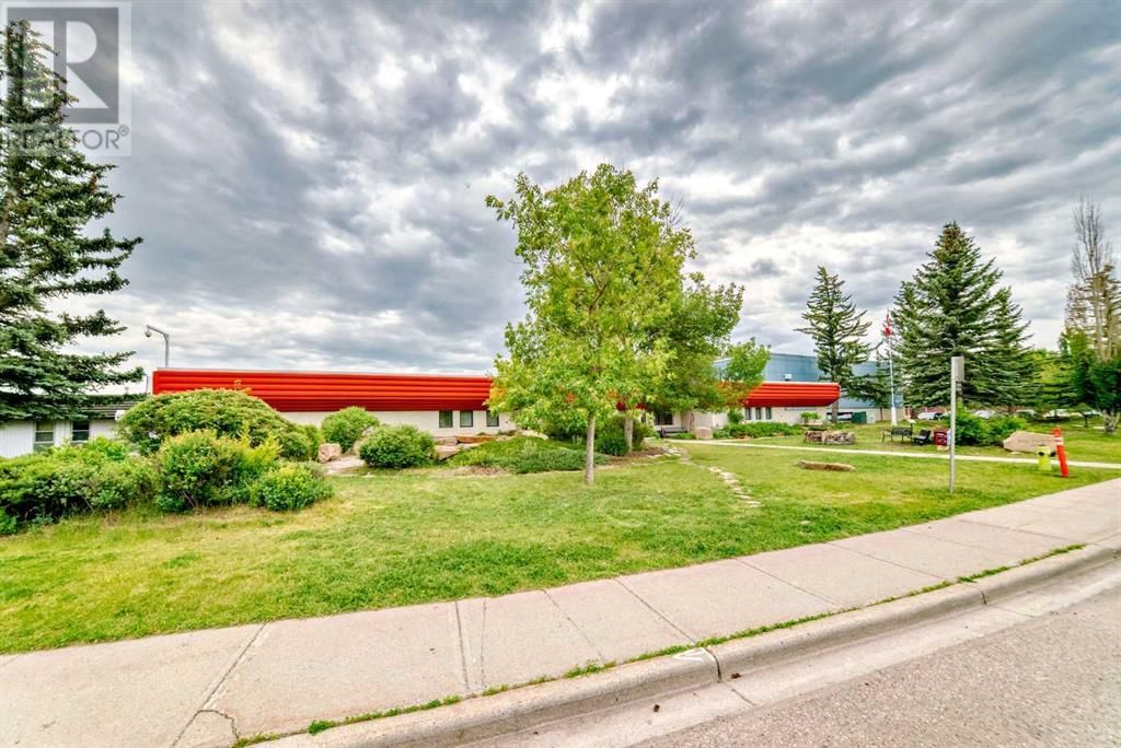 6511 58 STREET NORTHWEST Image 32