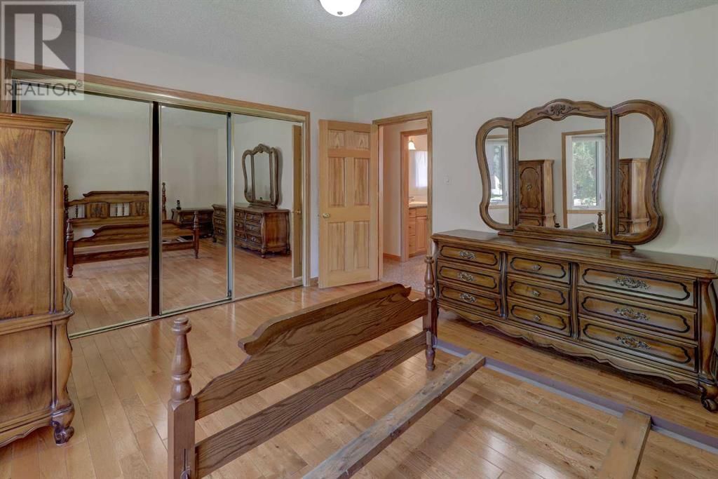 1731 46 AVENUE SOUTHWEST Image 15