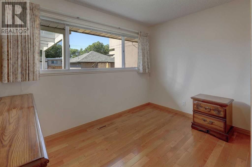 1731 46 AVENUE SOUTHWEST Image 16