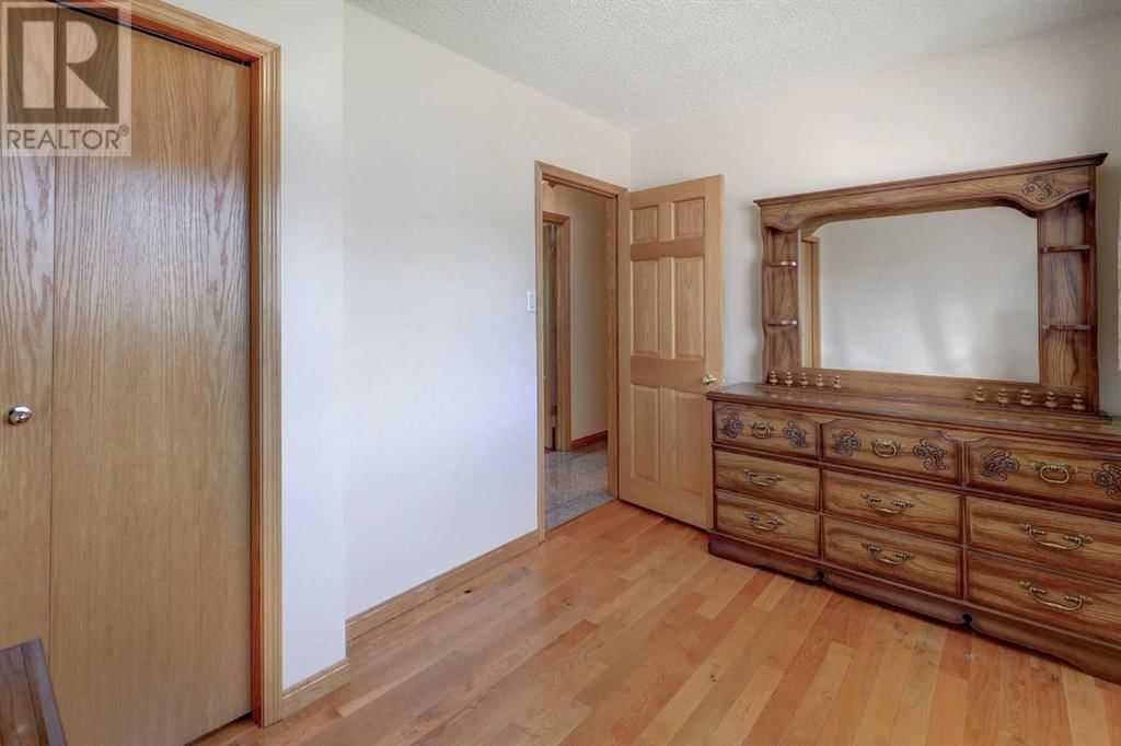 1731 46 AVENUE SOUTHWEST Image 17