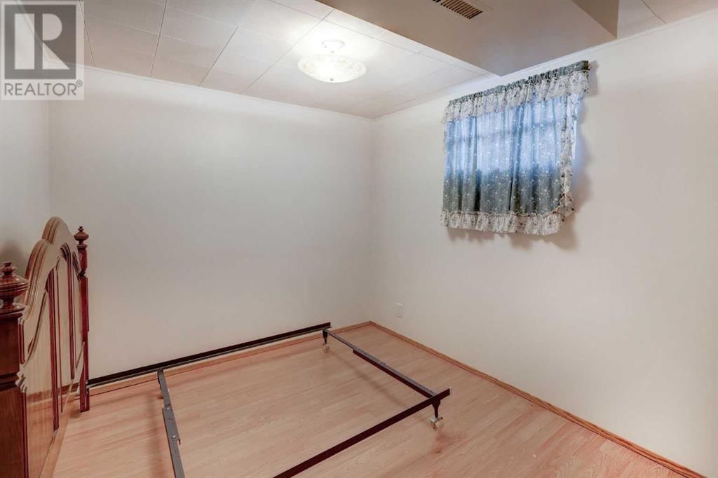 1731 46 AVENUE SOUTHWEST Image 24