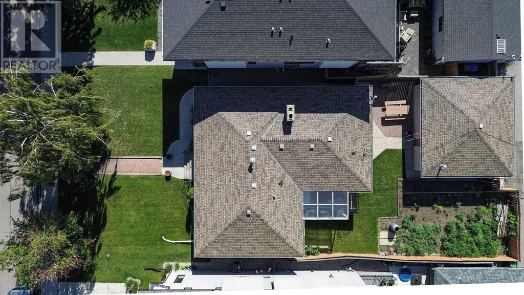 1731 46 AVENUE SOUTHWEST Image 37