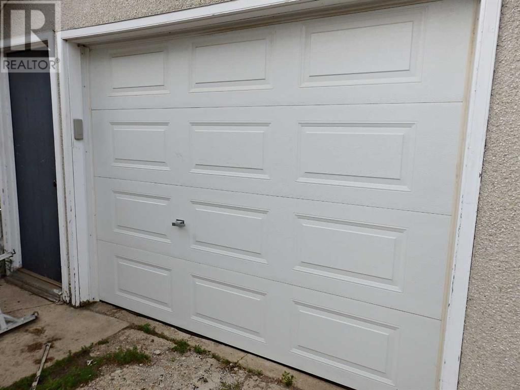4805 48 STREET Image 3