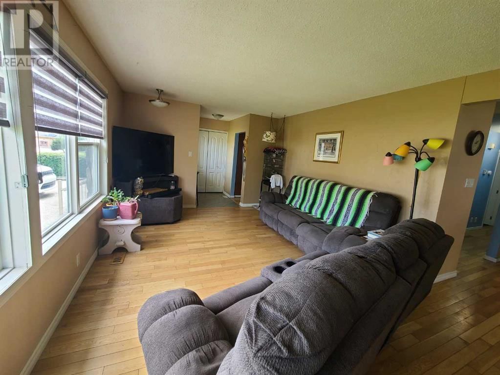 10304 115 STREET Image 8