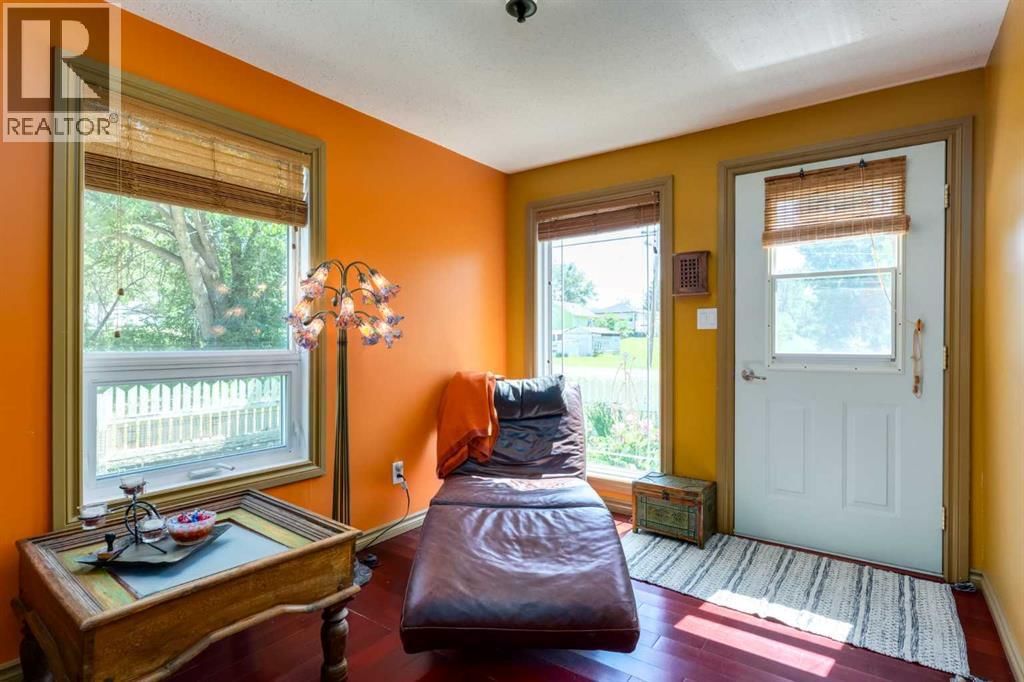 235 5 STREET Image 3