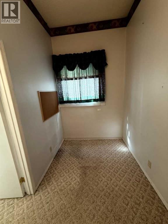 223 6 STREET Image 12