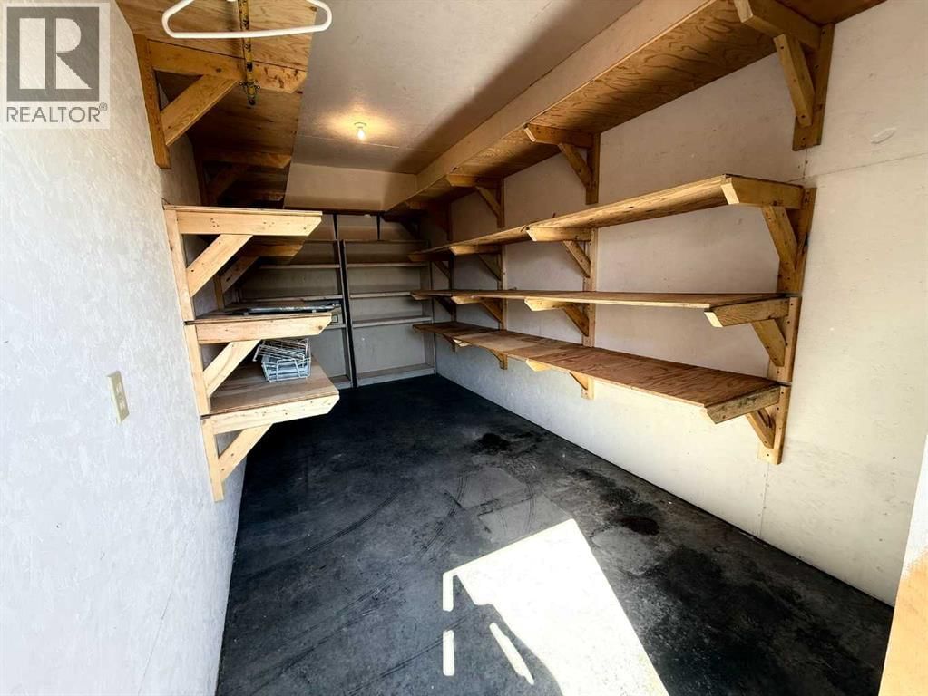 223 6 STREET Image 17