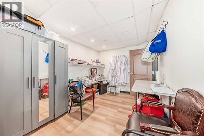 Image #1 of Commercial for Sale at 54, Calgary, Alberta