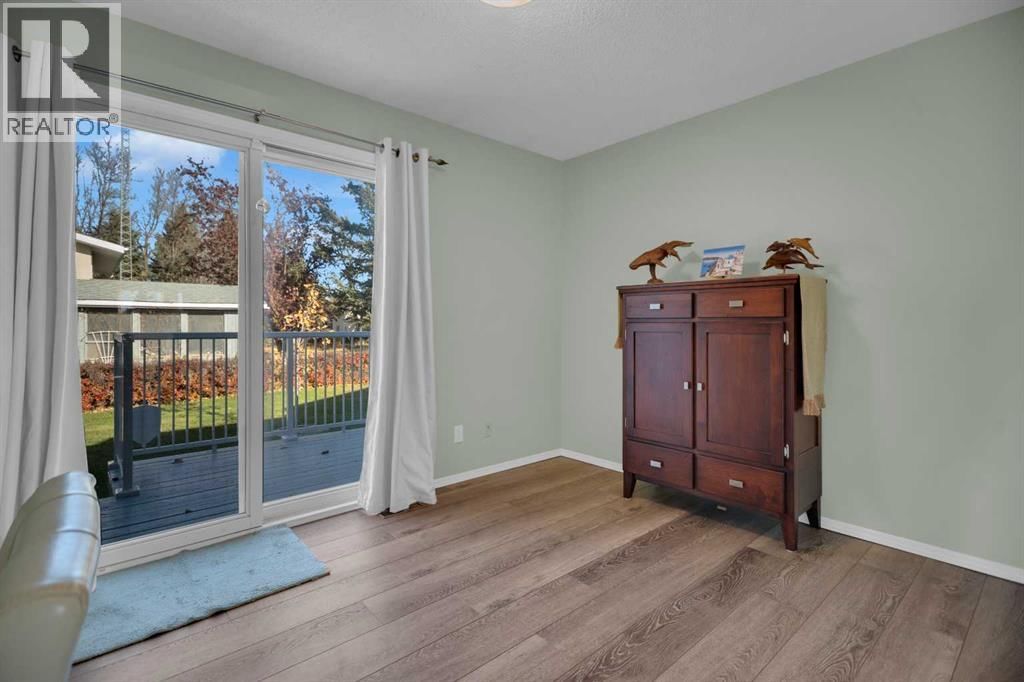 717 CENTRE STREET Image 18