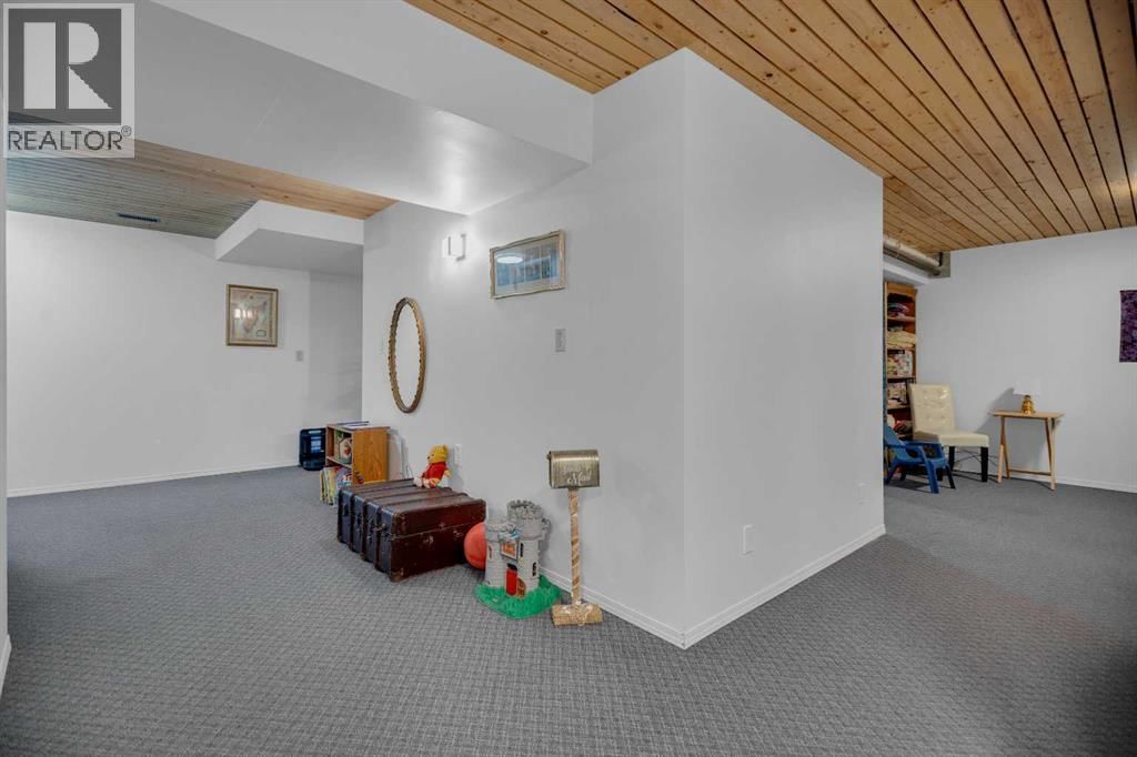 717 CENTRE STREET Image 29