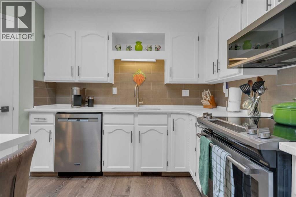 717 CENTRE STREET Image 9