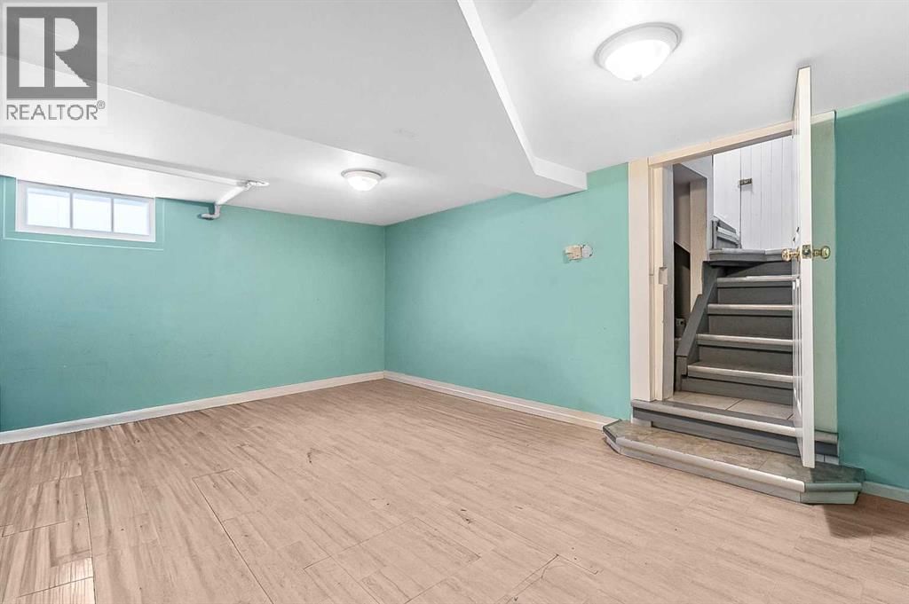 430 15 AVENUE NORTHEAST Image 11