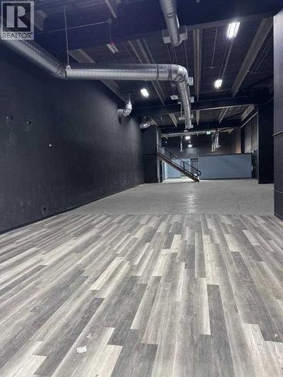 Image #1 of Commercial for Sale at 33, Calgary, Alberta