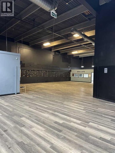 Image #1 of Commercial for Sale at 33, Calgary, Alberta