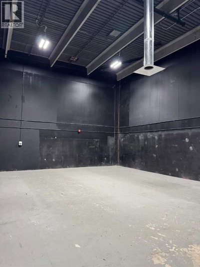 Image #1 of Commercial for Sale at 33, Calgary, Alberta