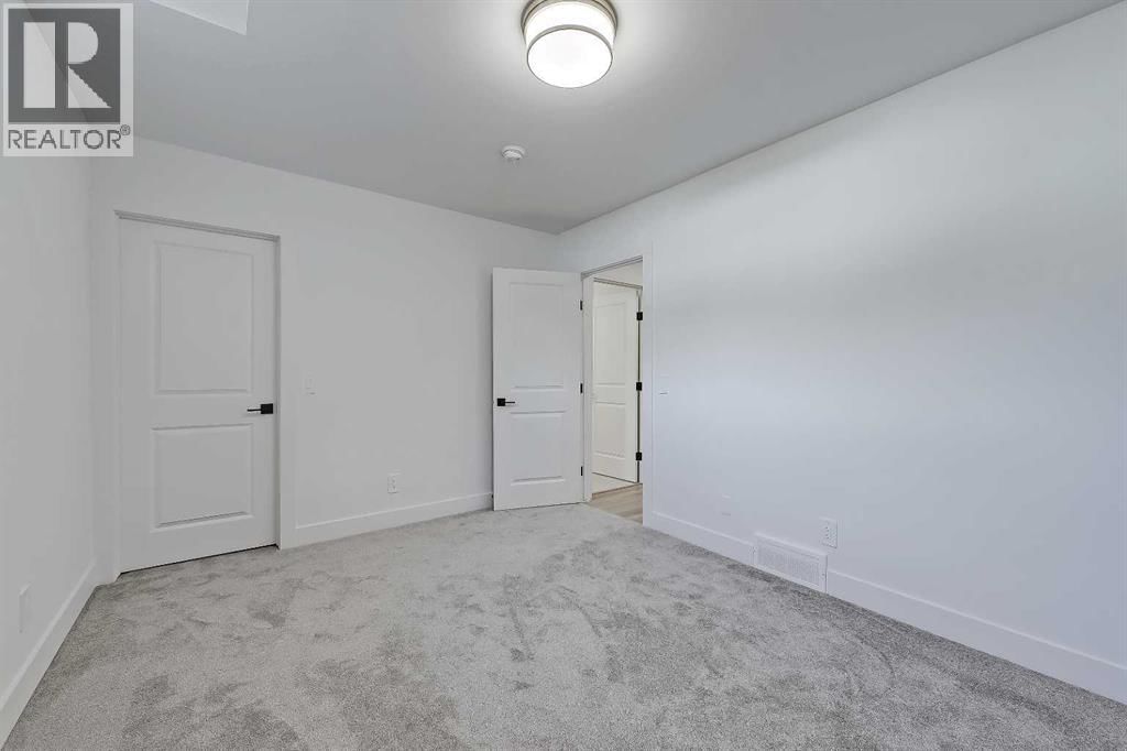 518 22 AVENUE NORTHWEST Image 36