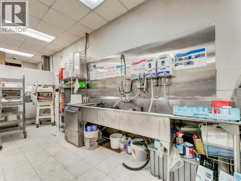 Image #1 of Restaurant for Sale at 3, Redcliff, Alberta