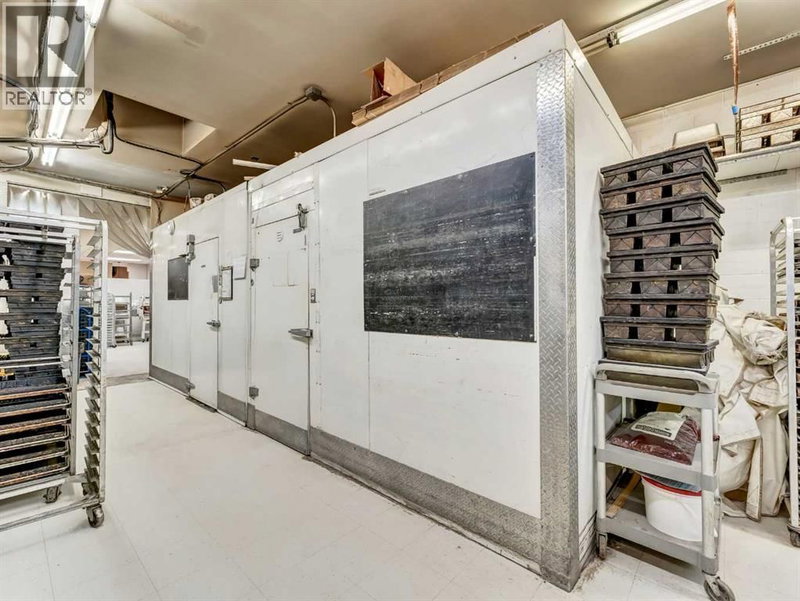 Image #1 of Restaurant for Sale at 3, Redcliff, Alberta