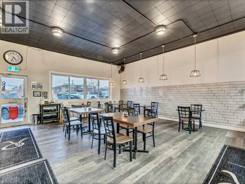 Image #1 of Restaurant for Sale at 3, Redcliff, Alberta