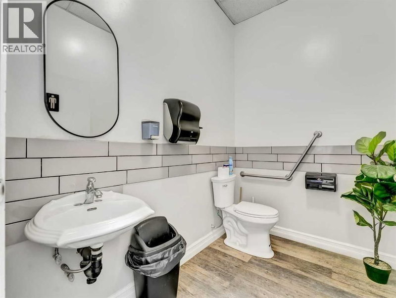 Image #1 of Restaurant for Sale at 3, Redcliff, Alberta