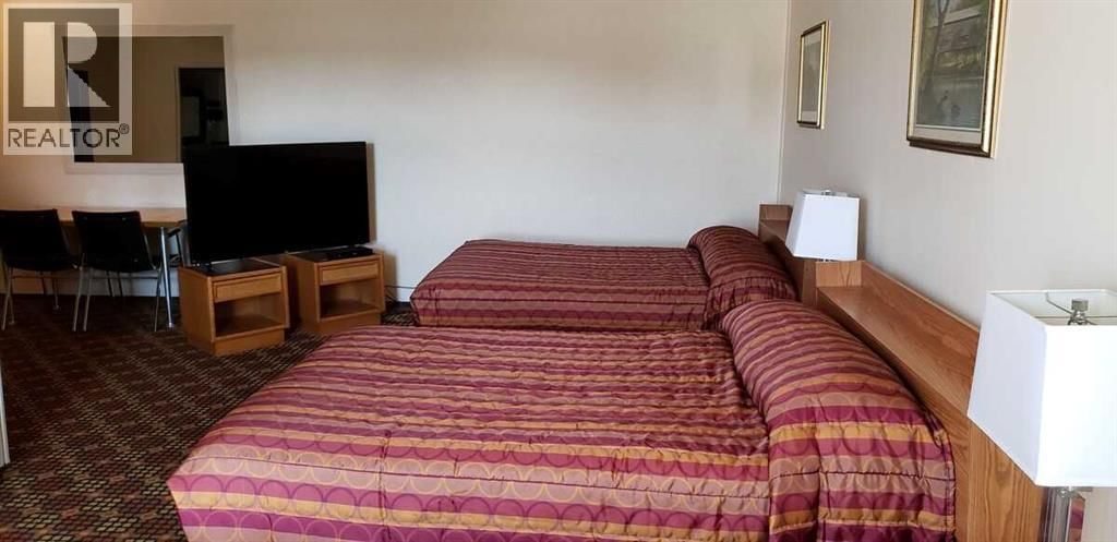 4830 4 AVENUE Image 4