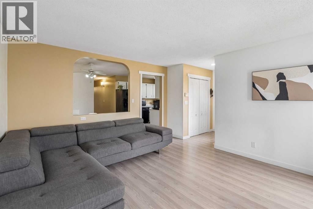 212 Whitman Place property photo