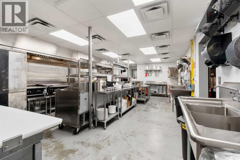 5015 50 AVENUE Image 10