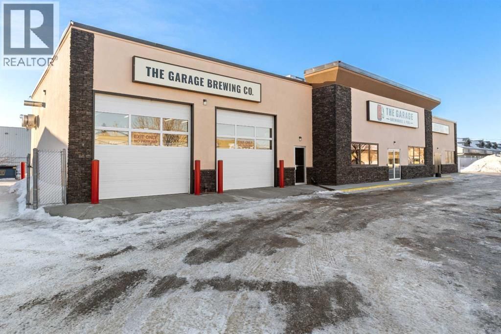 5015 50 AVENUE Image 2