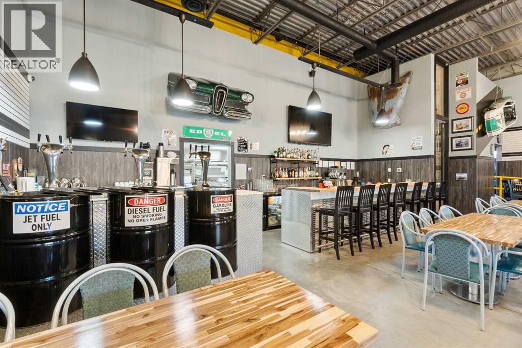 5015 50 AVENUE Image 3