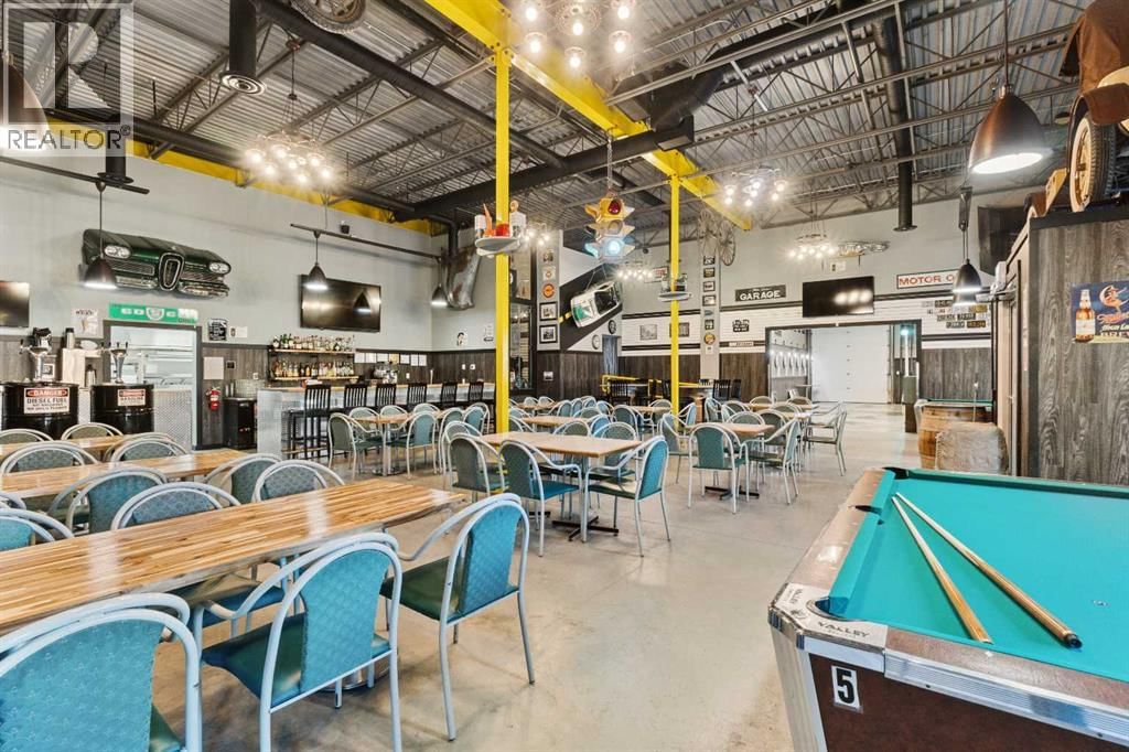 5015 50 AVENUE Image 4