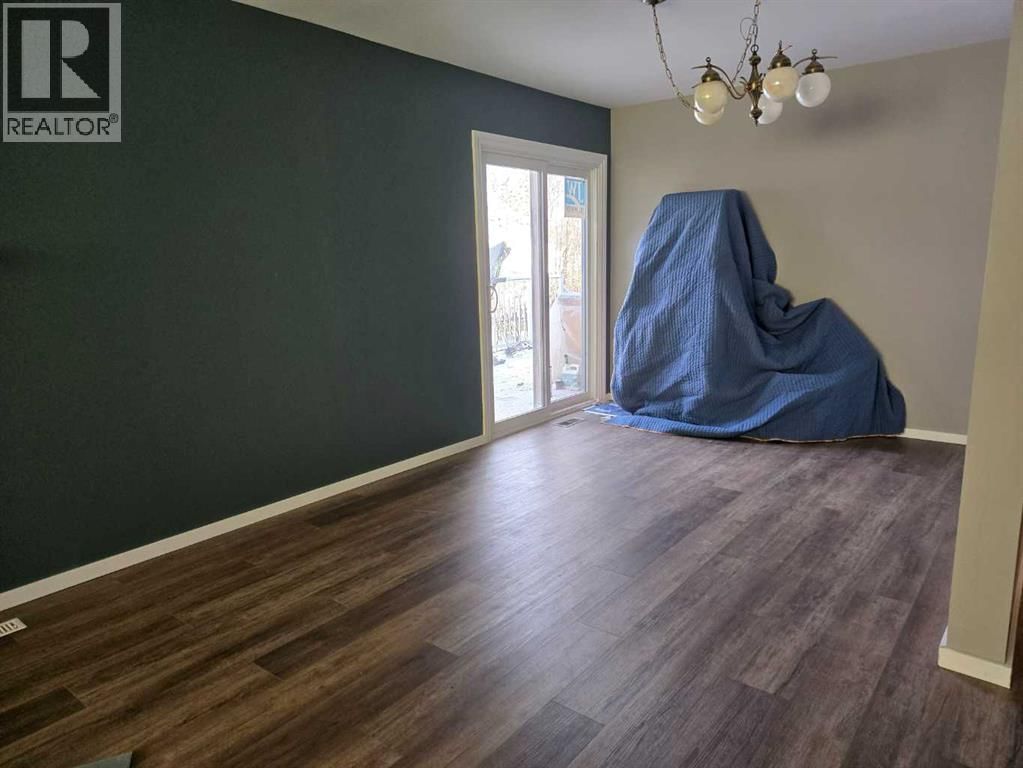 101 SIMPSON STREET Image 5