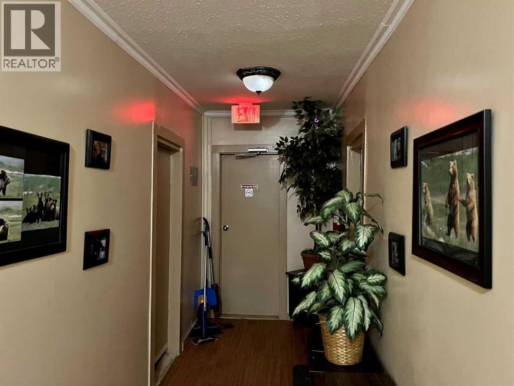 5013 50 AVENUE Image 18