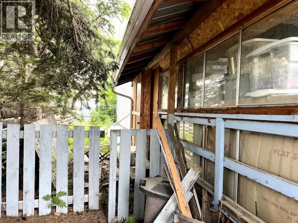 5013 50 AVENUE Image 21