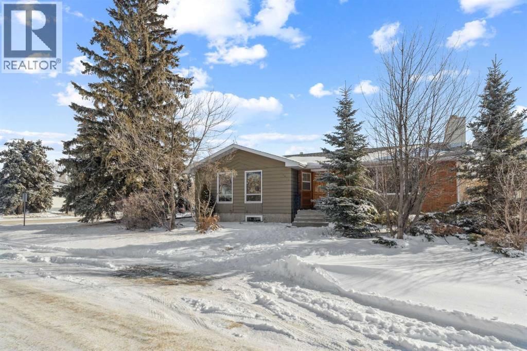 4617 48 STREET Image 1