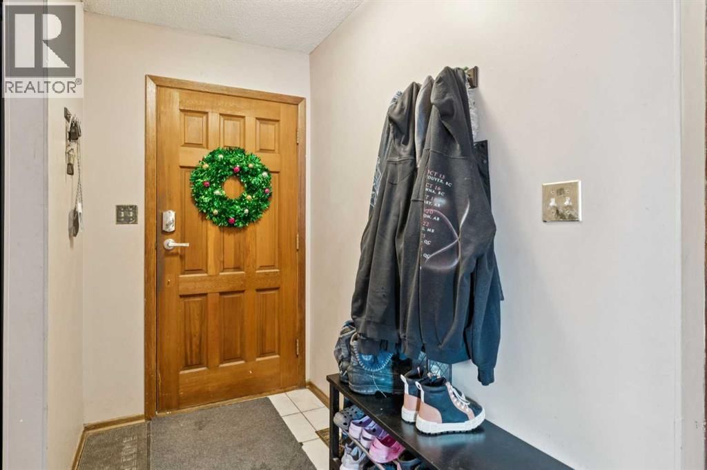 4617 48 STREET Image 6