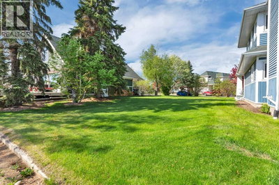 Image #1 of Commercial for Sale at Marina Bay, Sylvan Lake, Alberta