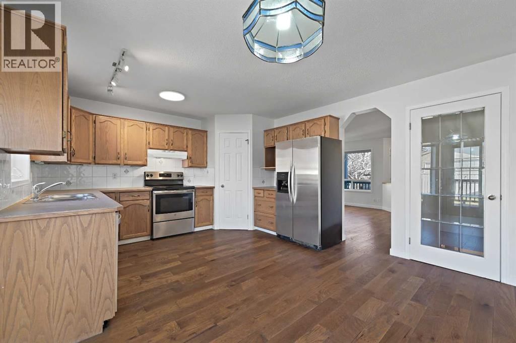 182 COVENTRY CLOSE NORTHEAST Image 13