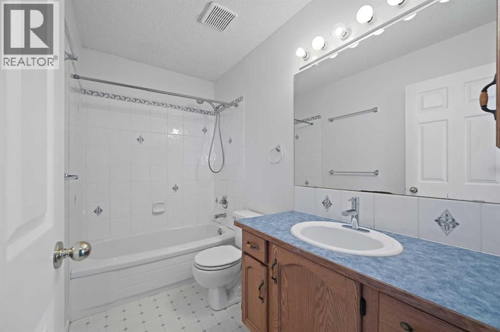 182 COVENTRY CLOSE NORTHEAST Image 20