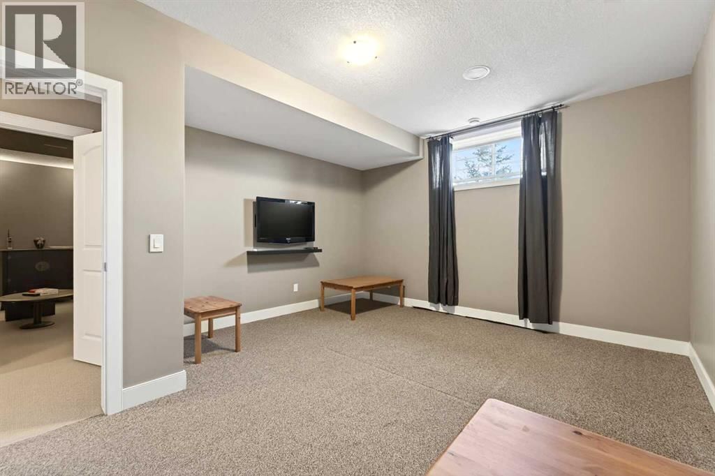 106 MONTENARO CRESCENT Image 19